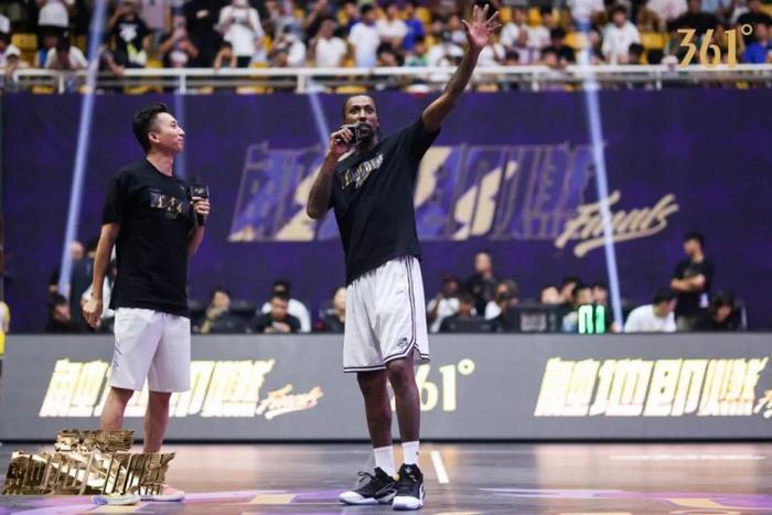 篮球防守训练中如何提高体能和耐力_1